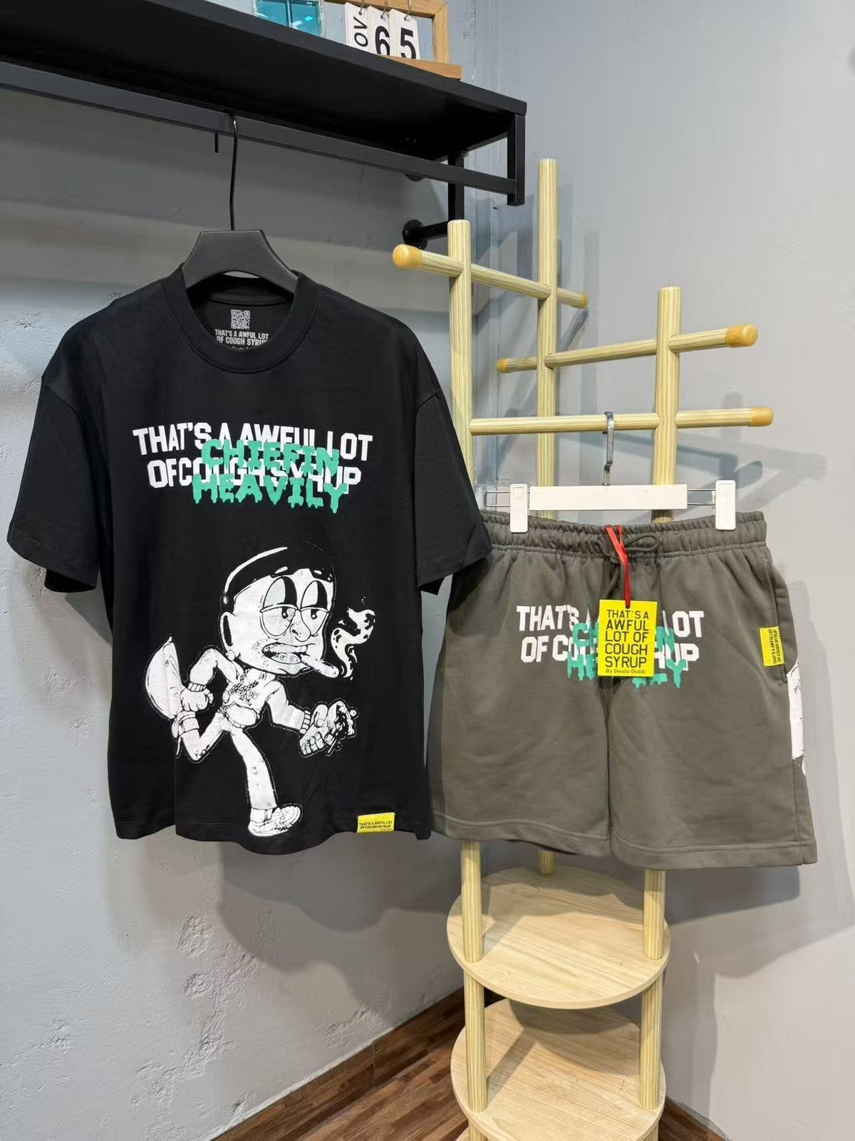 THAT'S A AWFUL LOT OF COUGH SYRUP Cartoon Short-Sleeve Set ¡ª hero