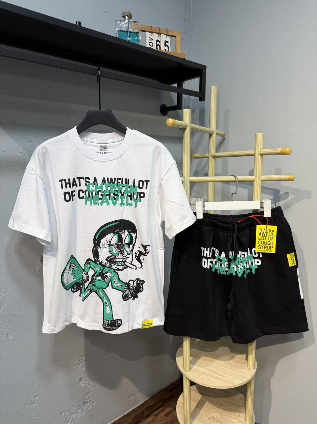 THAT'S A AWFUL LOT OF COUGH SYRUP Cartoon Short-Sleeve Set ¡ª front